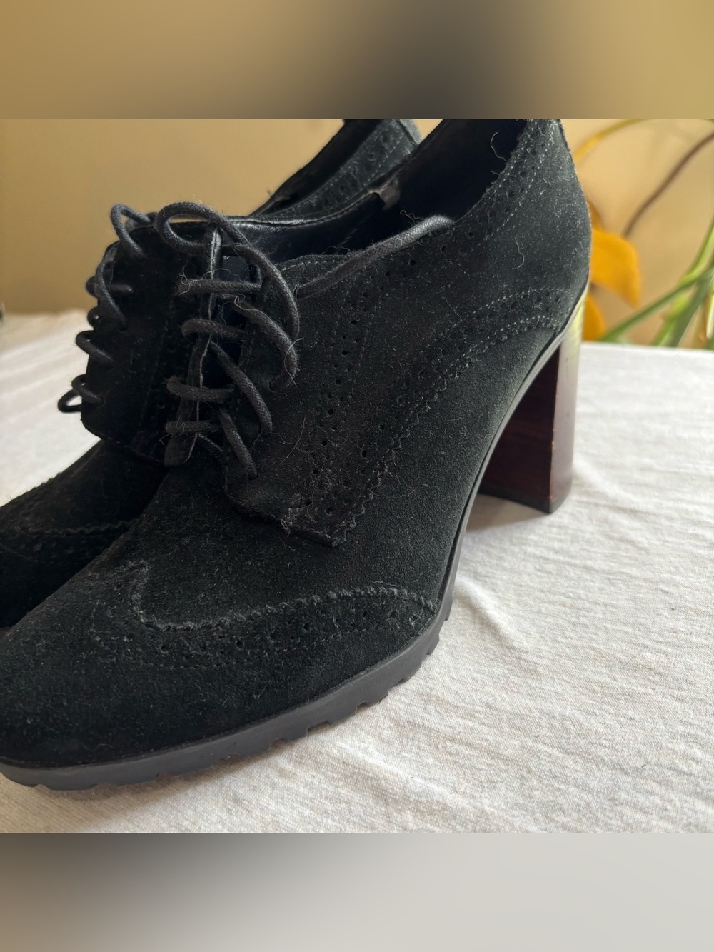Tommy Hilfiger Black Suede Lace-Up Oxford Pumps Heels Size 8